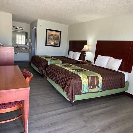 Hotel Bien Venido Pearsall Экстерьер фото