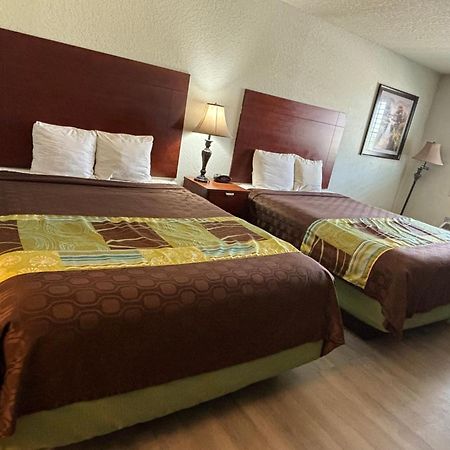 Hotel Bien Venido Pearsall Экстерьер фото