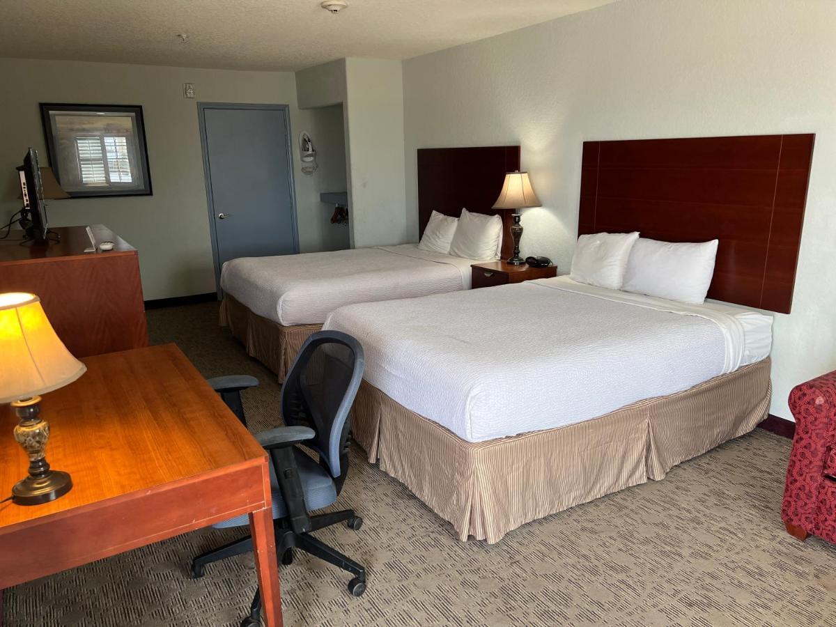 Hotel Bien Venido Pearsall Экстерьер фото