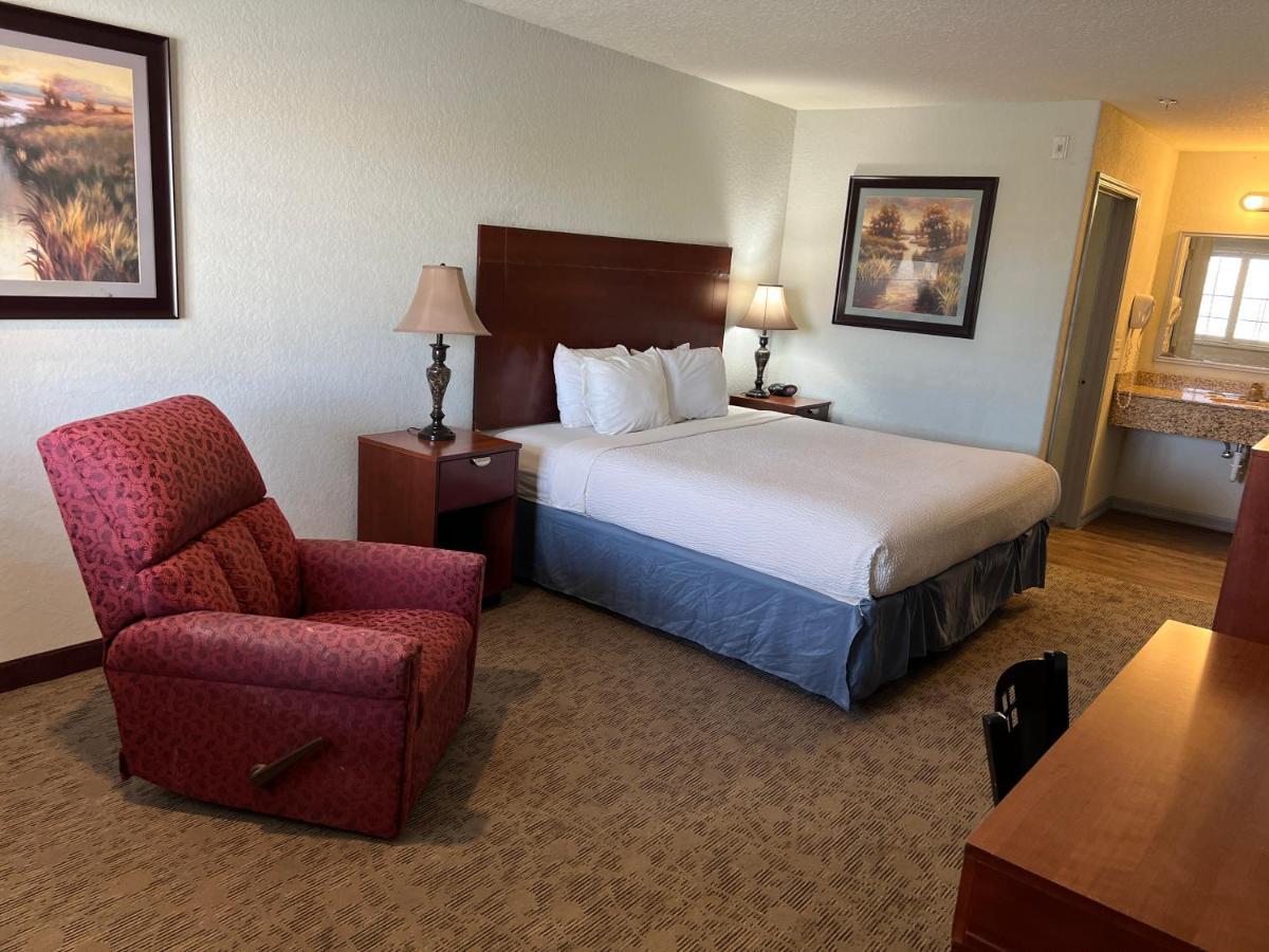 Hotel Bien Venido Pearsall Экстерьер фото