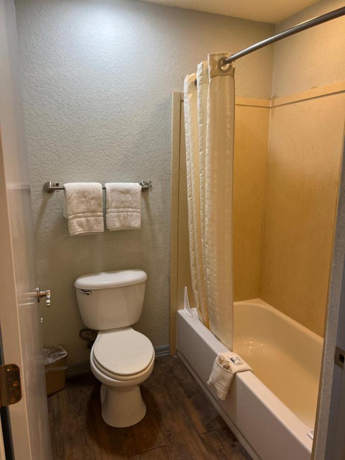 Hotel Bien Venido Pearsall Экстерьер фото